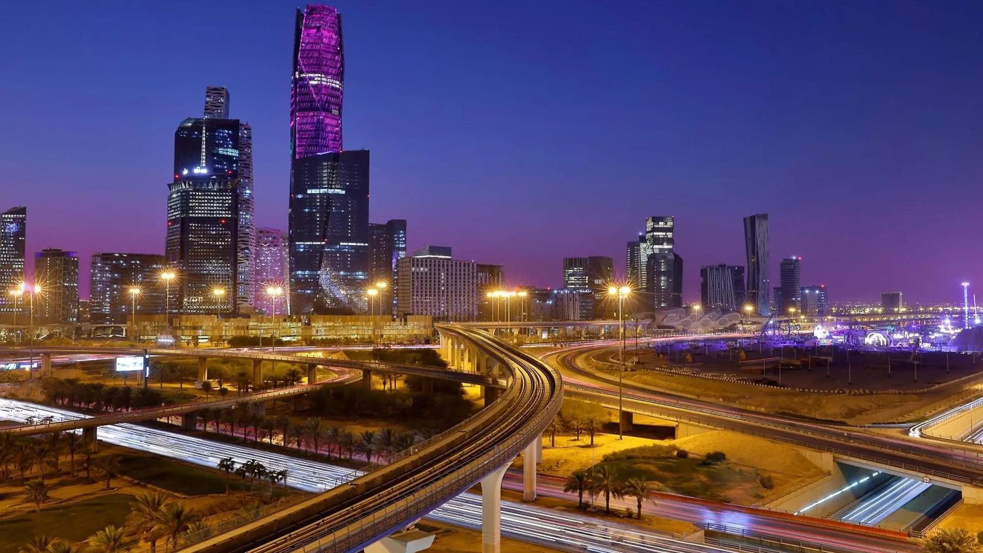 فندق كورتيارد من ماريوت الرياض الطريق الدائري الشمالي المملكة العربية السعودية